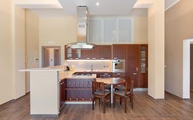 La-Maison-Chic